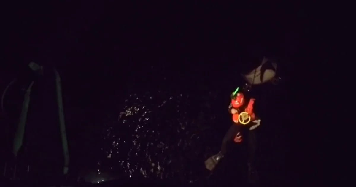 Alerta em Mar del Plata para barco que afundou: seus três tripulantes caíram na água e apenas um foi resgatado